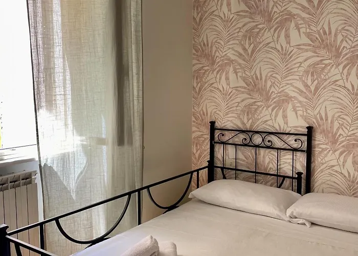 Aurora House - Accogliente A Barberini דירה *